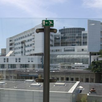 Vue de l'Hôpital de Ponchaillou, CHU de Rennes, crédit photo Electzik