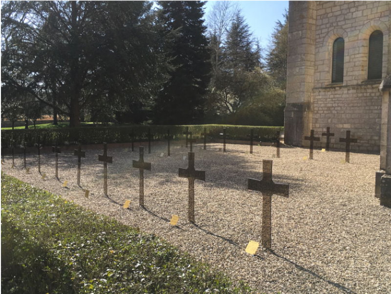 Vue du cimetière d'une abbaye